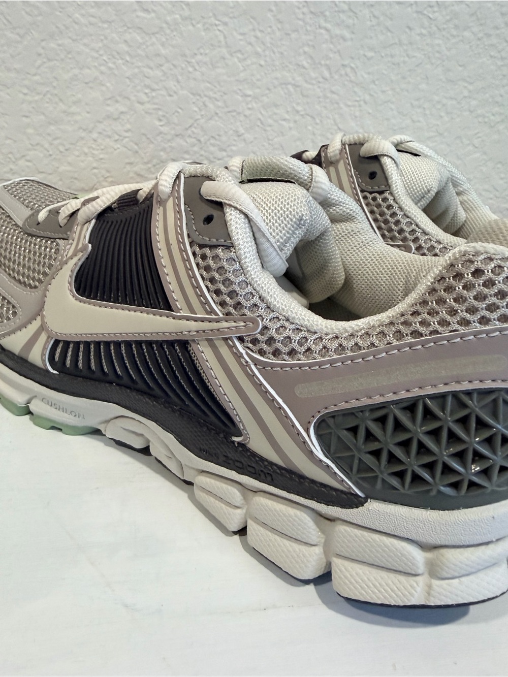 7.5W Nike Vomero 5 Cobblestone New No Box - Picture 5 of 7